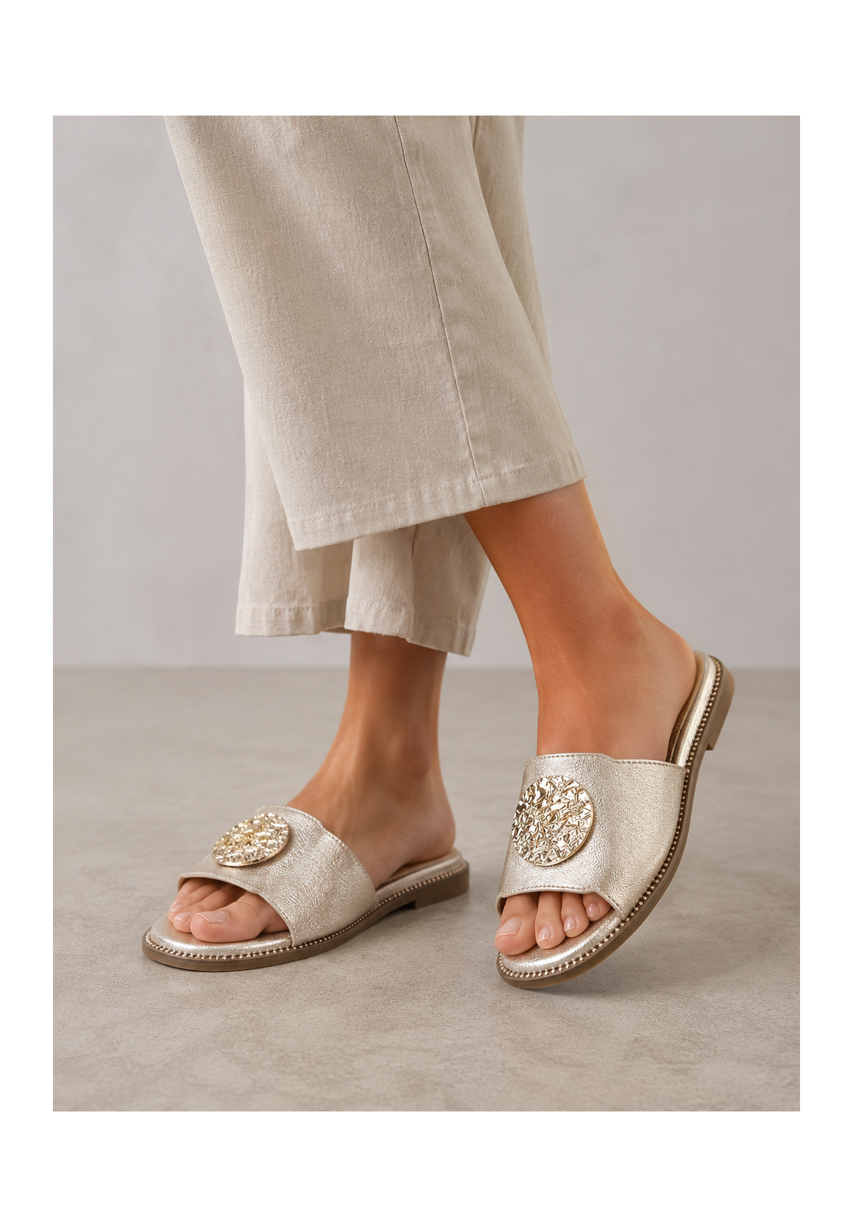 Klapki Damskie Ekoskóra Buty Wsuwane Eleganckie Skórzana Wkładka Złote