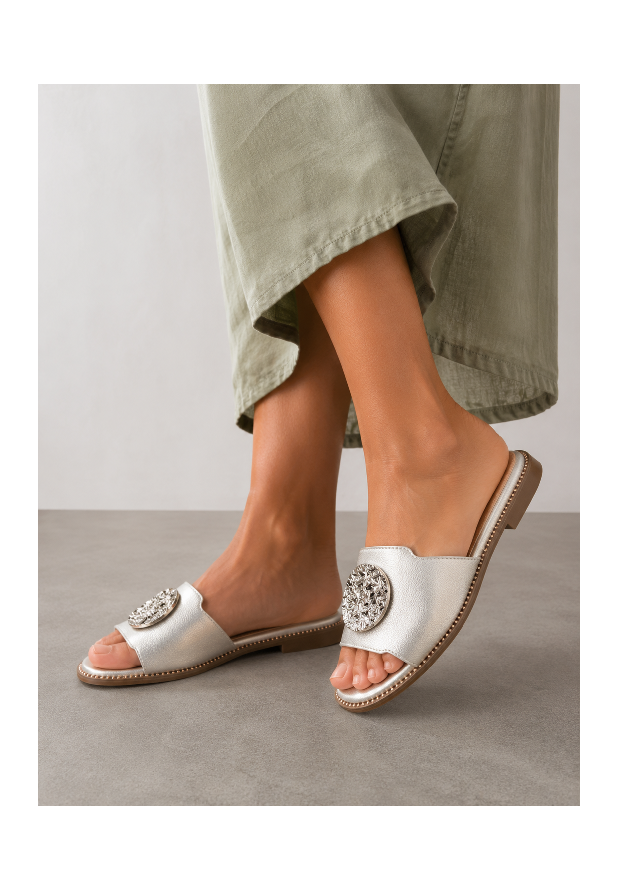 Klapki Damskie Ekoskóra Buty Wsuwane Eleganckie Skórzana Wkładka Srebrne