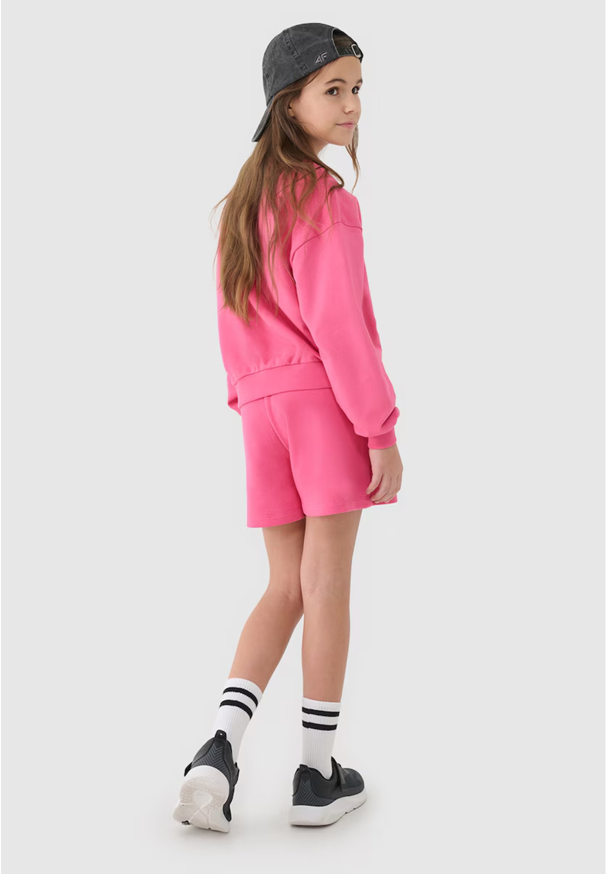Spodenki Dresowe Dziewczęce 4F Luźne Oversize Sportowe Casual Różowe 4FJWSS25TSHOF470