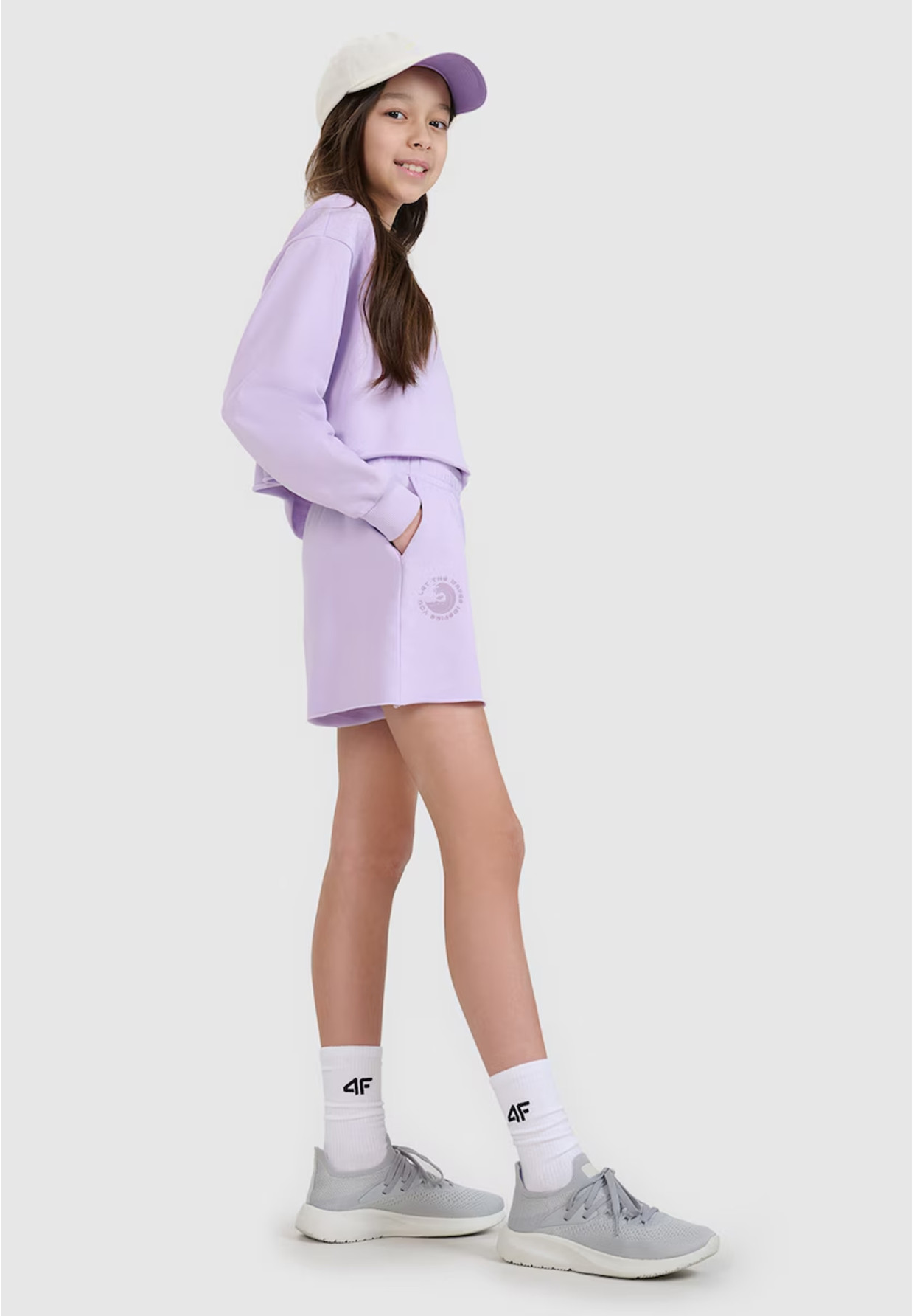 Spodenki Dresowe Dziewczęce 4F Luźne Regular Sportowe Casual Fioletowe 4FJWSS25TSHOF484