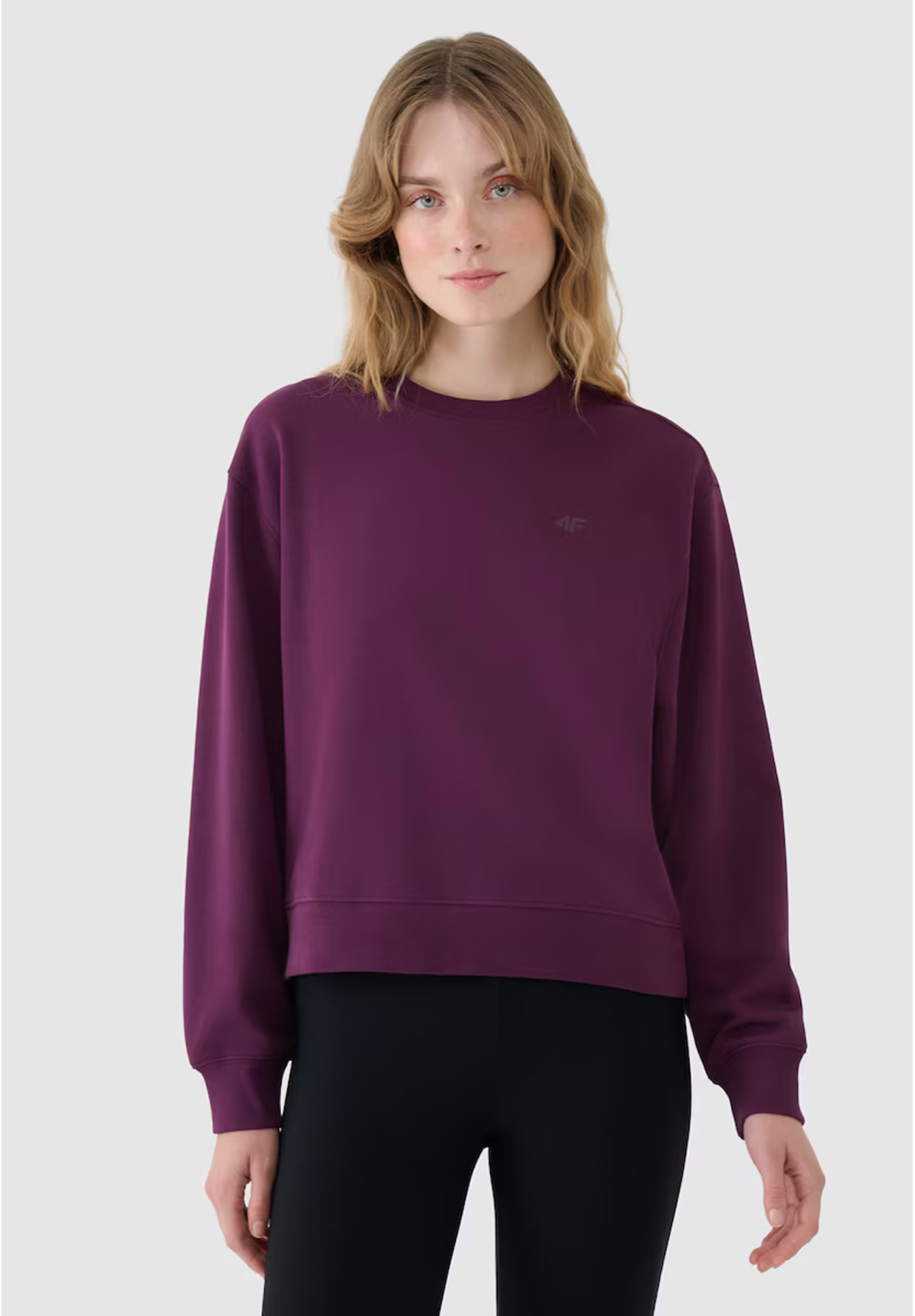 Bluza Damska 4F Sportowa Dresowa Nieocieplana Fioletowa 4FWSS25TSWSF1769