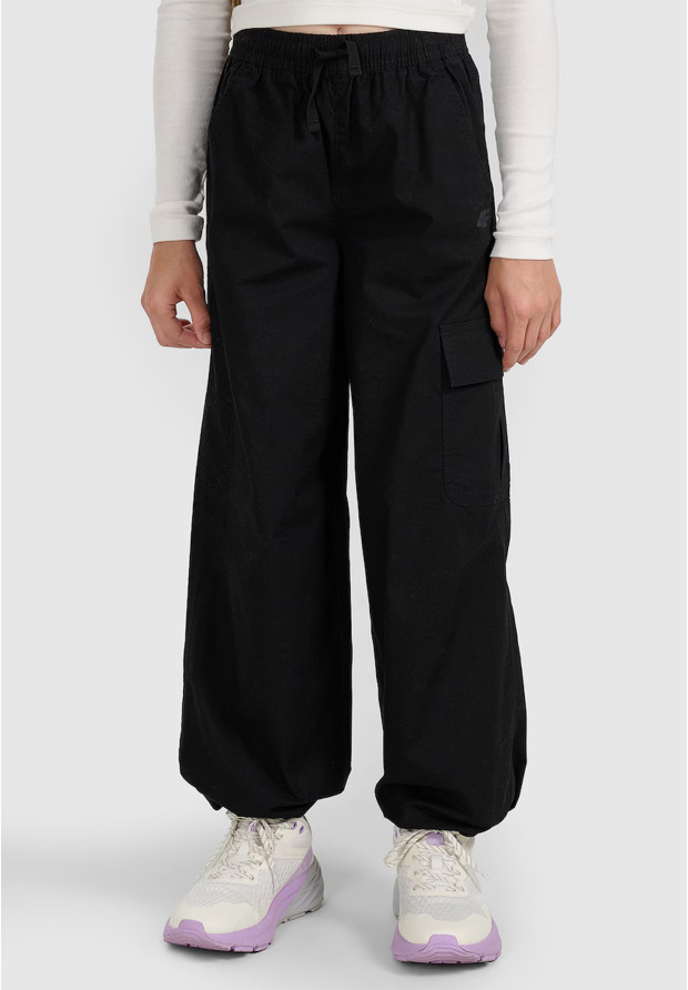 Spodnie Cargo Dziewczęce 4F Sportowe Oversize Joggery Czarne 4FJWAW25TTROF1246