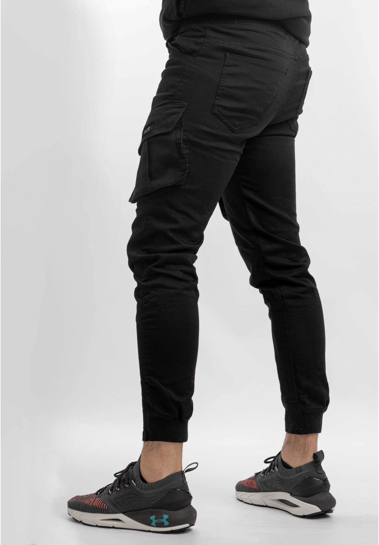 Spodnie Czarne Joggery Kenzarro O-79003 01