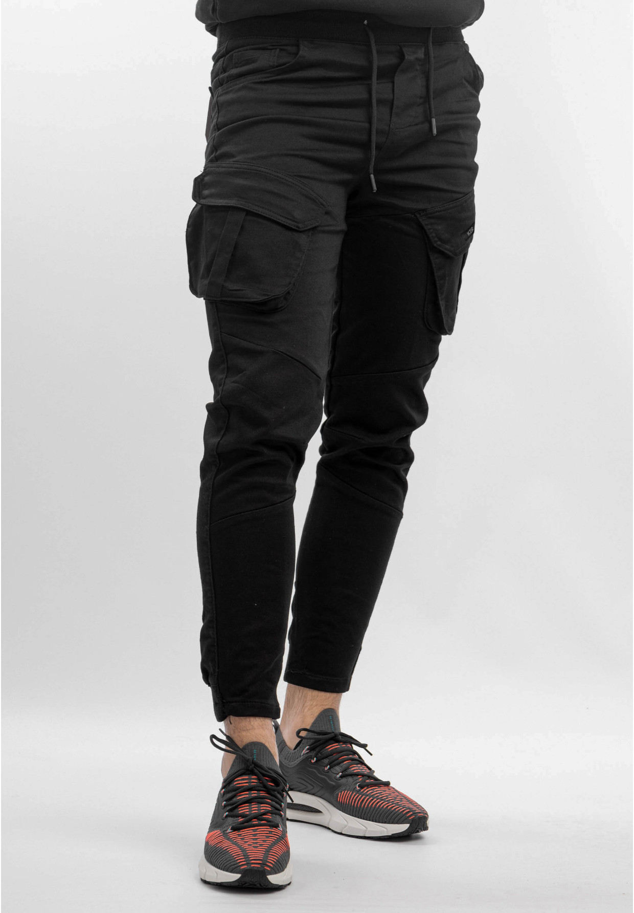 Spodnie Czarne Joggery Kenzarro O-79003 01