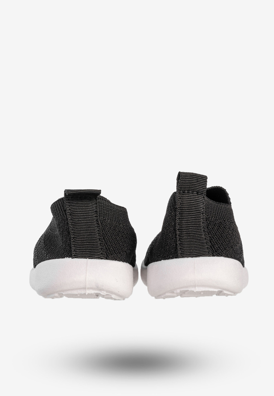 Sneakersy Dziecięce Wsuwane Buty Sportowe Lekkie Czarne Apawwa
