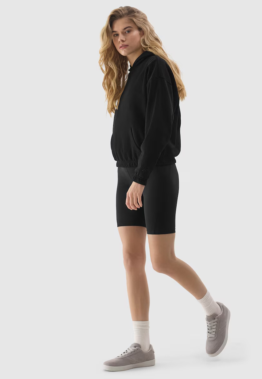 Bluza Damska 4F Dresowa Nierozpinana Ocieplana Z Kapturem Czarna 4FWSS24TSWSF1057