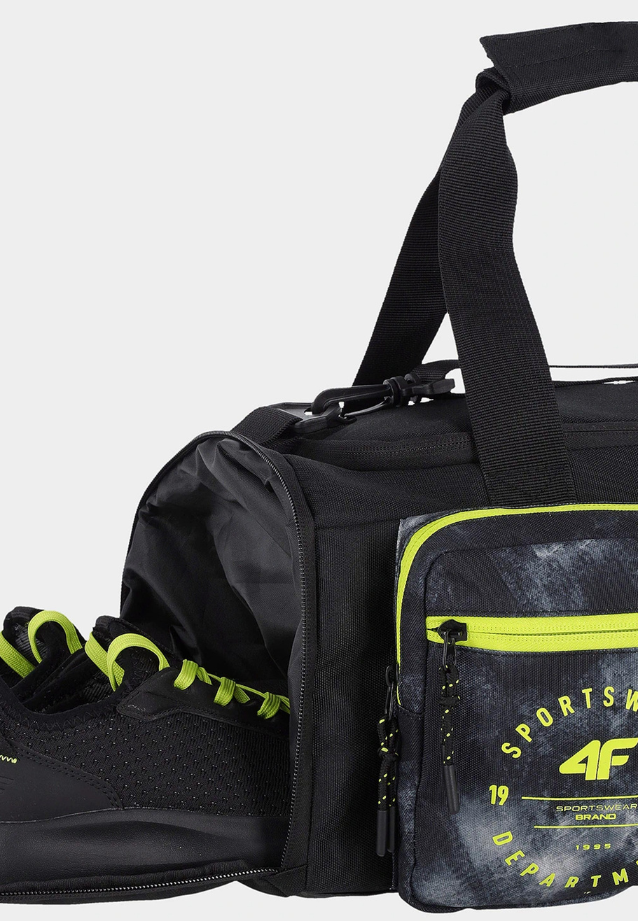 Torba Sportowa 4F BAGM102 czarna z kieszenią na obuwie 16L chłopięca