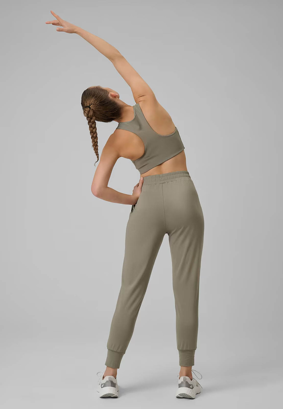 Spodnie Damskie 4F Sportowe Treningowe Szybkoschnące Jogger Oliwkowe 4FWSS26TFTRF1074