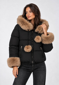 Kurtka Damska Pikowana Krótka z Kapturem I Futerkiem Casual Czarna