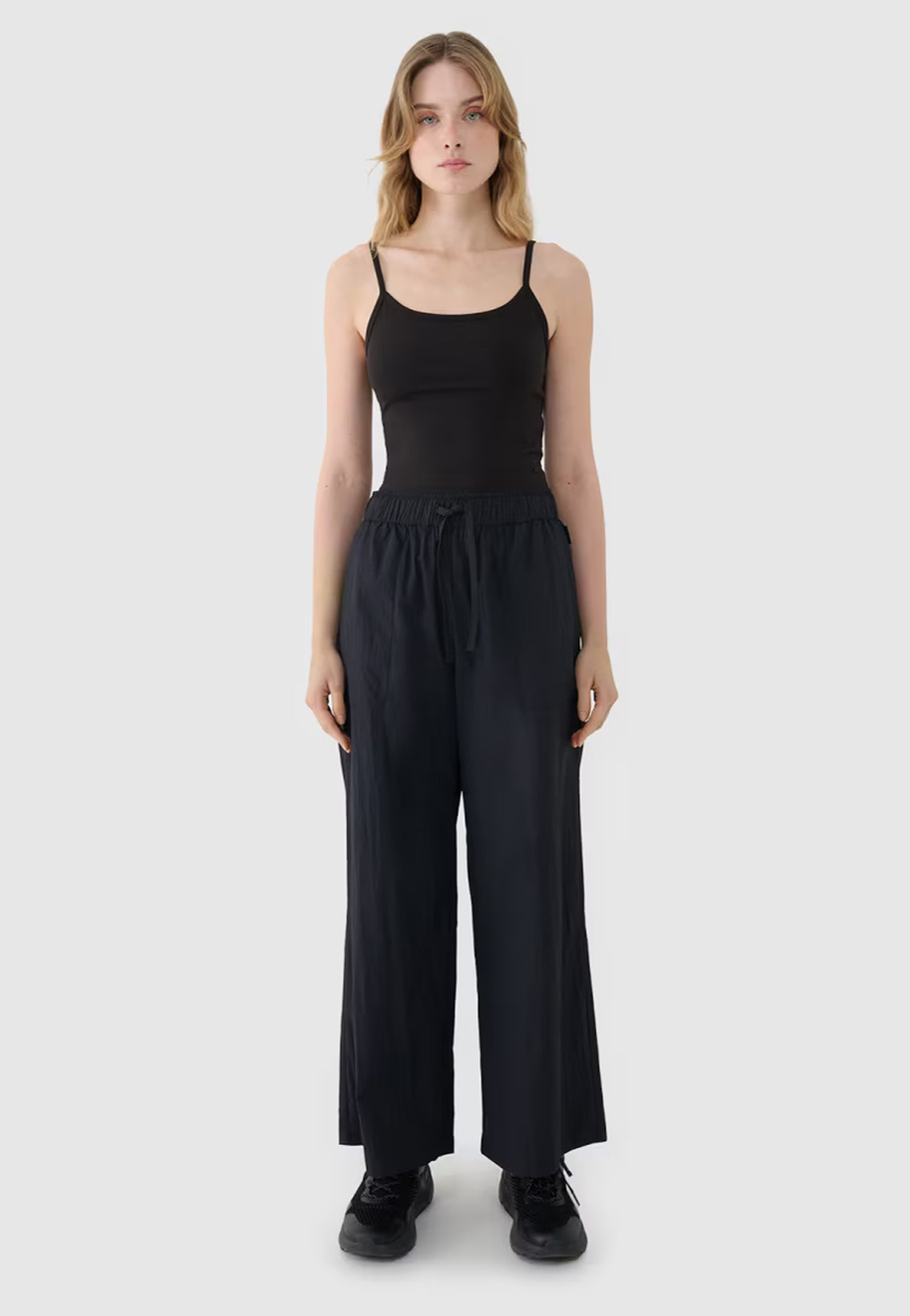 Crop-top Damski 4F Slim Fit Koszulka Na Ramiączkach Czarna 4FWSS25TSLEF127