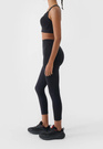 Spodnie Damskie 4F Sportowe Szybkoschnące Treningowe 7/8 Czarne 4FWSS26TFTIF419