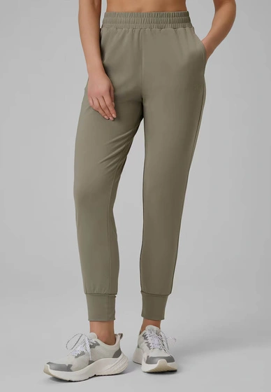 Spodnie Damskie 4F Sportowe Treningowe Szybkoschnące Jogger Oliwkowe 4FWSS26TFTRF1074