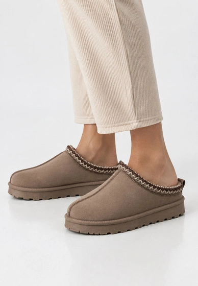 Kapcie Damskie Mukluki Krótkie Wsuwane Buty Chodaki Brązowe